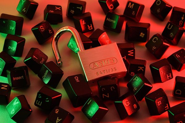 Comment la data room peut vous aider à sécuriser votre service de transaction ?